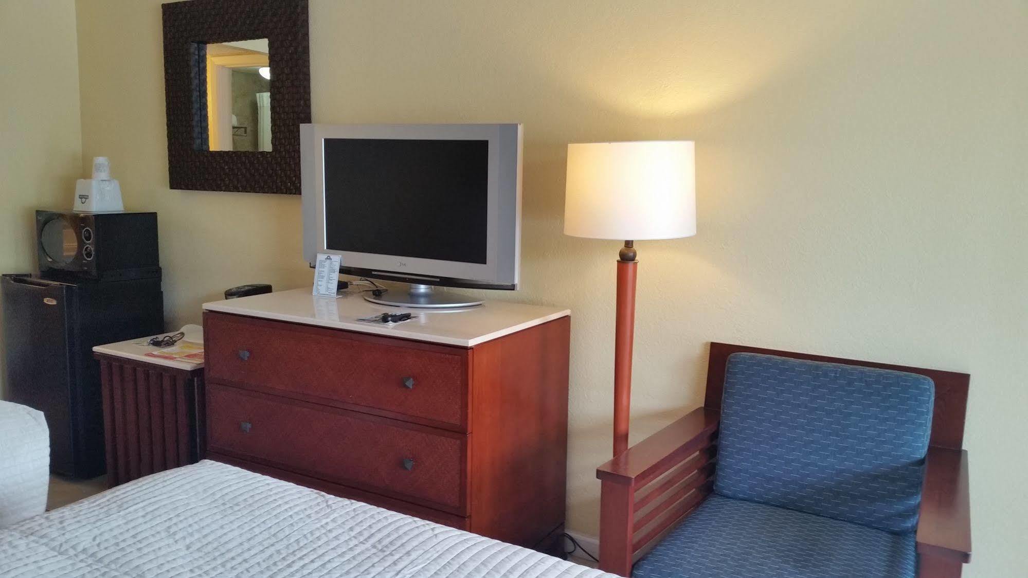 Days Inn By Wyndham Cocoa Cruiseport West At I-95/524 Exteriör bild