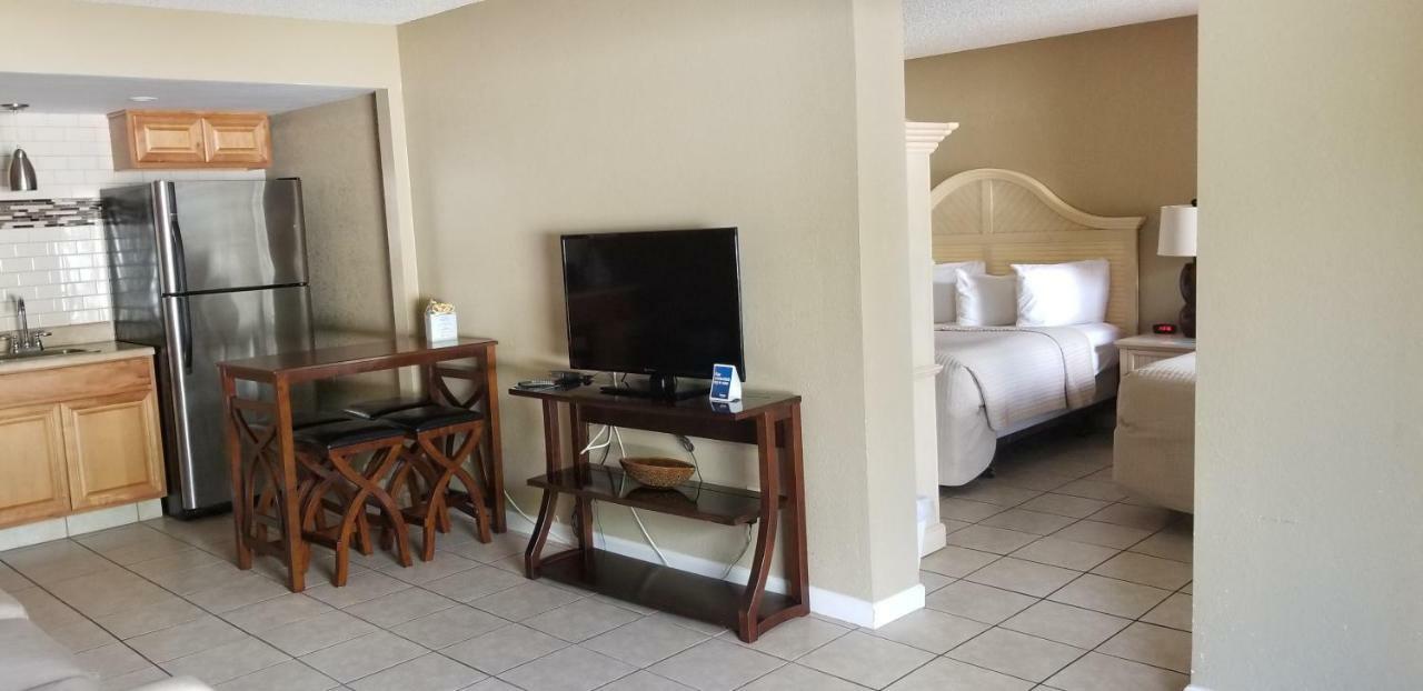 Days Inn By Wyndham Cocoa Cruiseport West At I-95/524 Exteriör bild